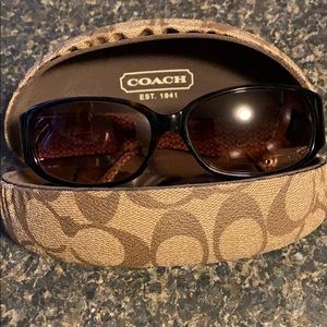 Coach Sunglasses with case & cleaning cloth
